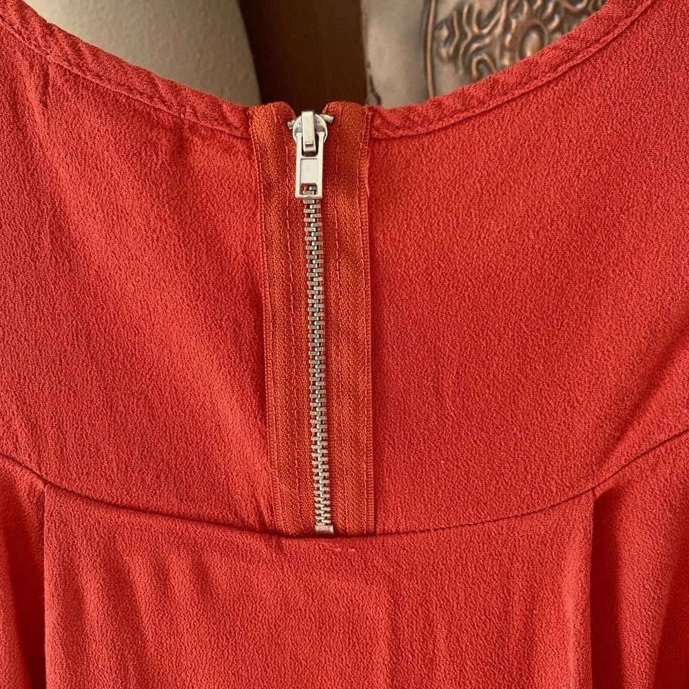 eyeshadows Lace Accent Tank Top Sleeveless Casual Blouse Coral Orange SM‎